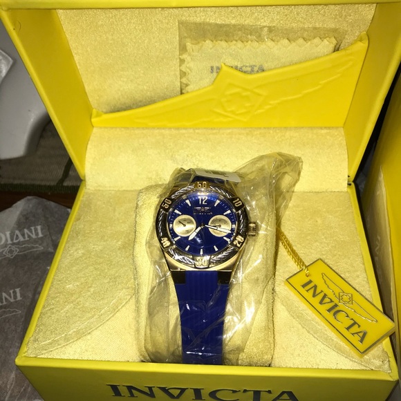 Invicta Accessories - Invicta watch woman’s brand new in box